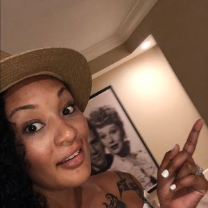 Meet your Posher, Velma